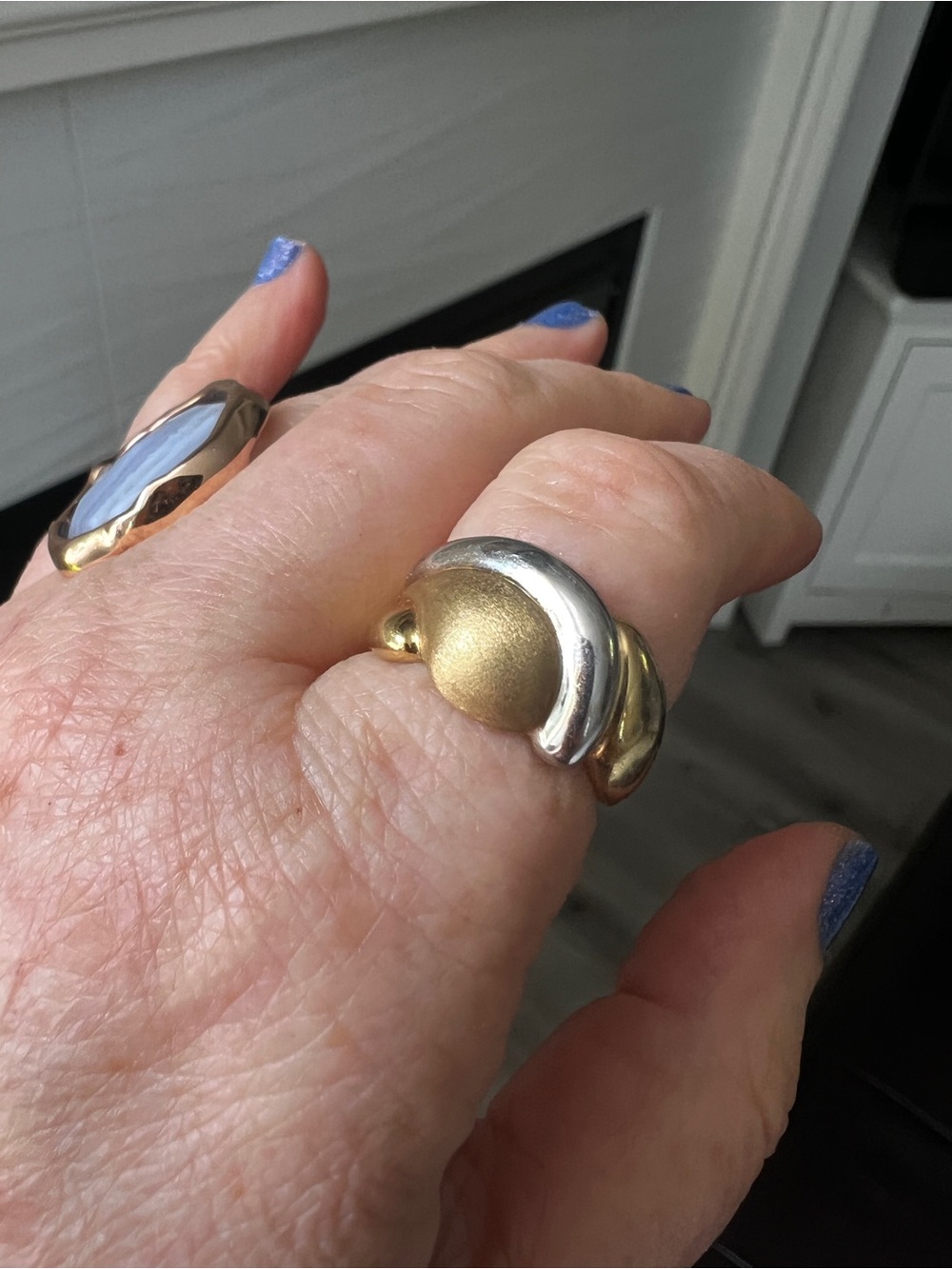 Solid Vintage 18k gold ring